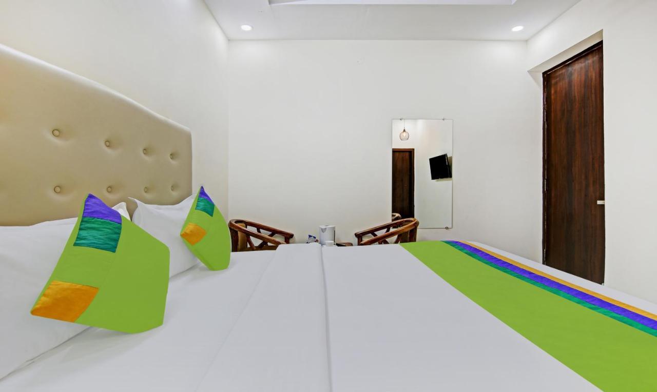 Treebo Royal Empire Adarsh Nagar, Chandigarh Hotel Екстериор снимка