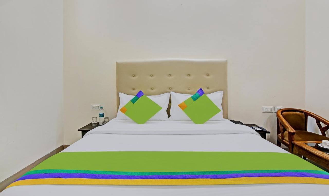 Treebo Royal Empire Adarsh Nagar, Chandigarh Hotel Екстериор снимка