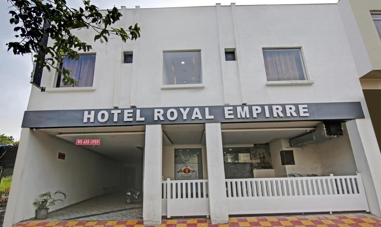 Treebo Royal Empire Adarsh Nagar, Chandigarh Hotel Екстериор снимка