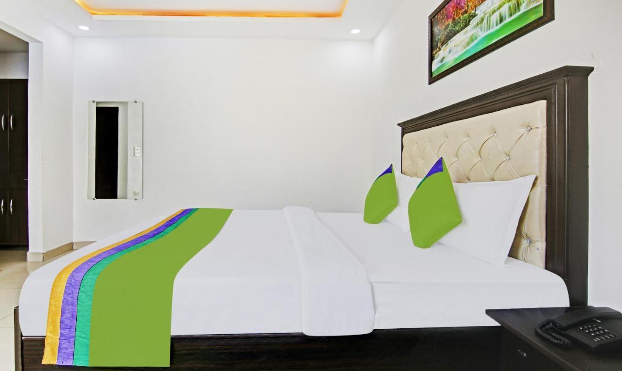 Treebo Royal Empire Adarsh Nagar, Chandigarh Hotel Екстериор снимка