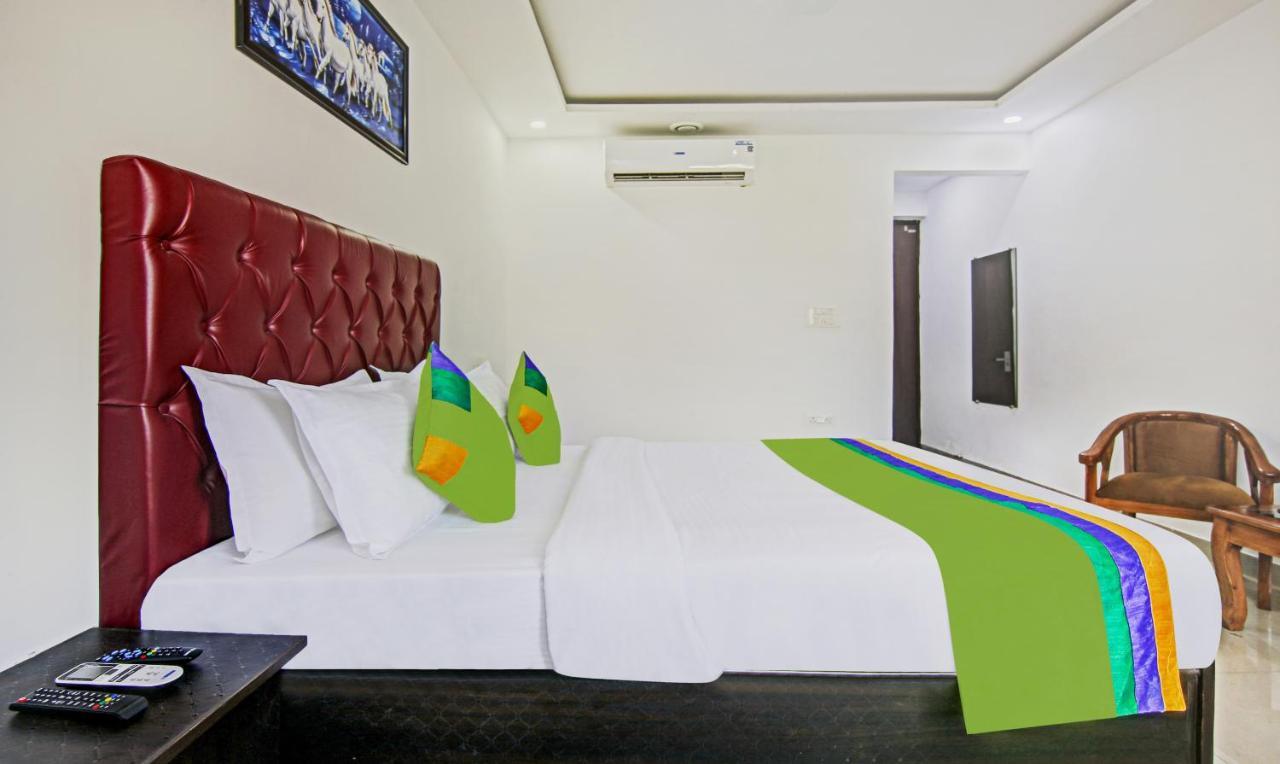 Treebo Royal Empire Adarsh Nagar, Chandigarh Hotel Екстериор снимка