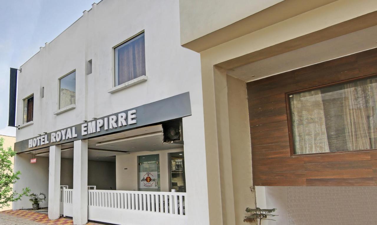Treebo Royal Empire Adarsh Nagar, Chandigarh Hotel Екстериор снимка